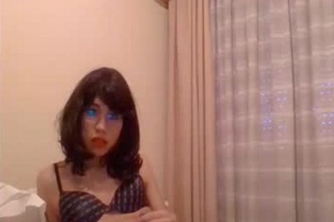 cute oriental Ladyboy 10-Pounder Play