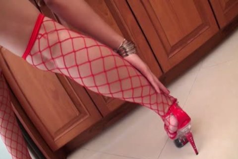 A Cold Beer Inside Of Lisa's kinky vagina